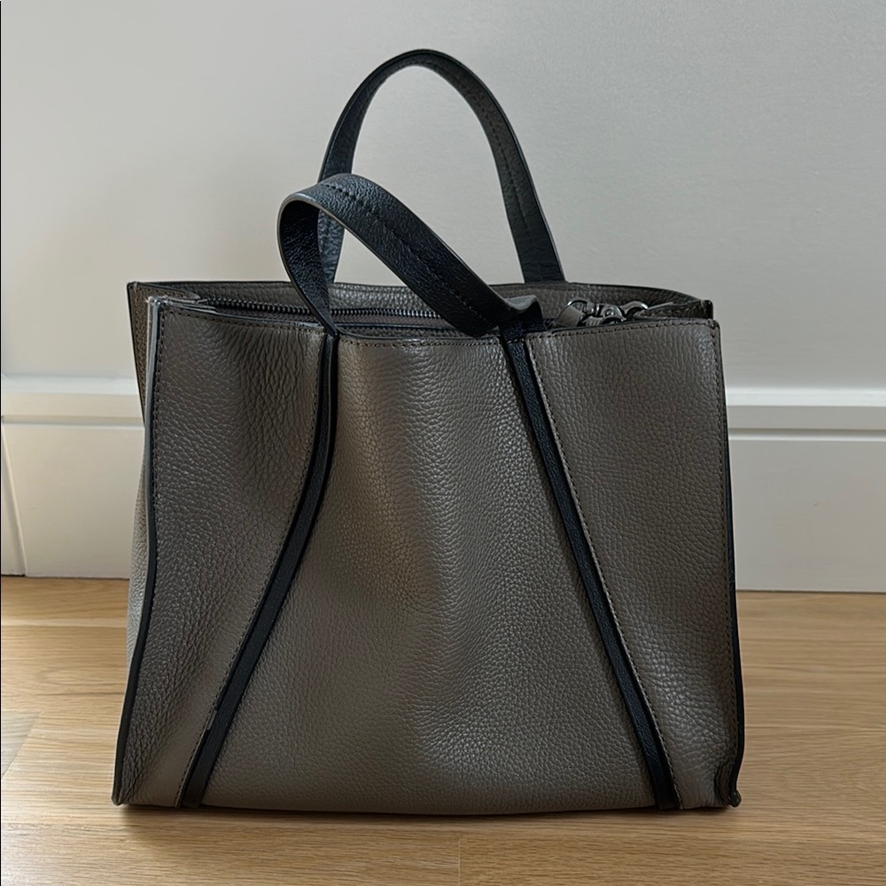 BOTKIER Stylish Gray Tote Bag with Black Accents